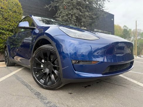 Used 2024 Tesla Model Y Long Range image 8