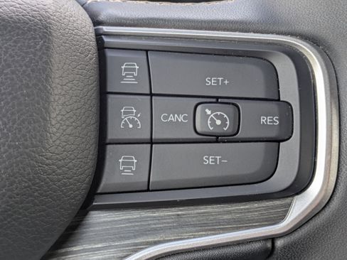 Used 2024 Jeep Wagoneer L Series II image 33