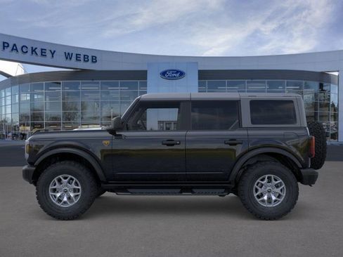 New 2025 Ford Bronco Badlands image 5