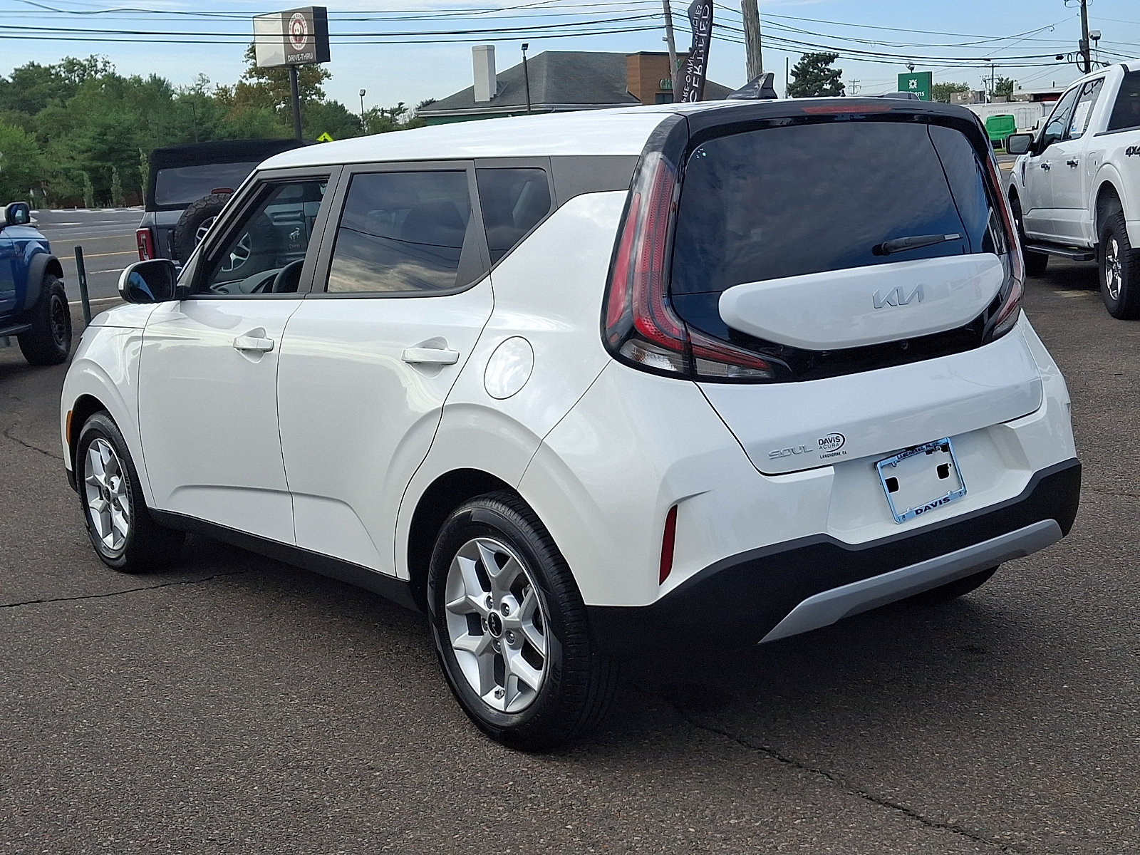 Used 2024 Kia Soul LX w/ LX Technology Package FWD image 6