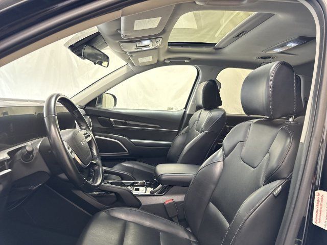 Used 2025 Kia Telluride S FWD image 11