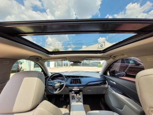 Used 2023 Cadillac XT4 Luxury w/ Cold Weather Package image 38