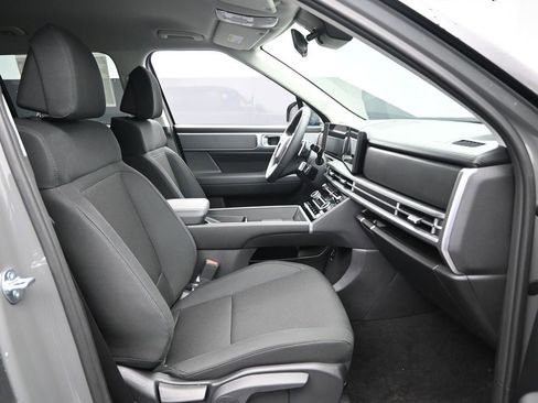 New 2026 Hyundai Santa Fe SE image 32