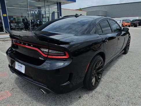 Used 2022 Dodge Charger R/T w/ Plus Group RWD image 7