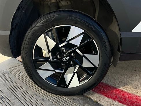 Used 2025 Hyundai Kona SEL image 9