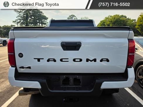 Used 2025 Toyota Tacoma SR5 AWD/4WD image 5