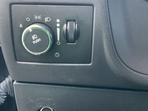 Used 2011 Dodge Challenger R/T image 25