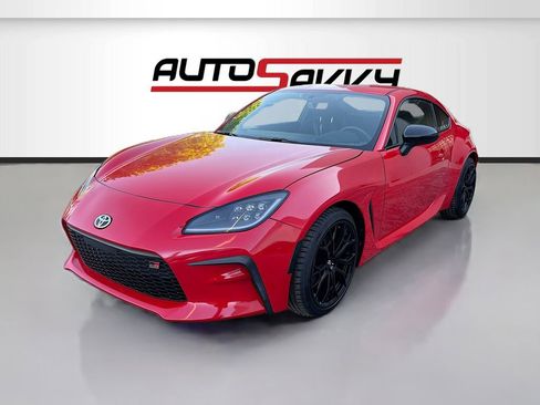 Used 2025 Toyota GR86 Premium RWD image 3