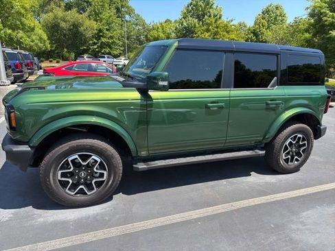 Used 2024 Ford Bronco Outer Banks AWD/4WD image 2