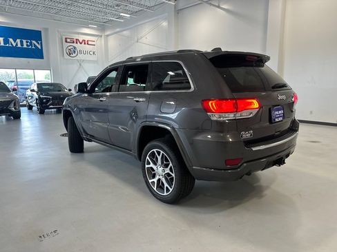 Used 2021 Jeep Grand Cherokee Overland AWD/4WD image 7