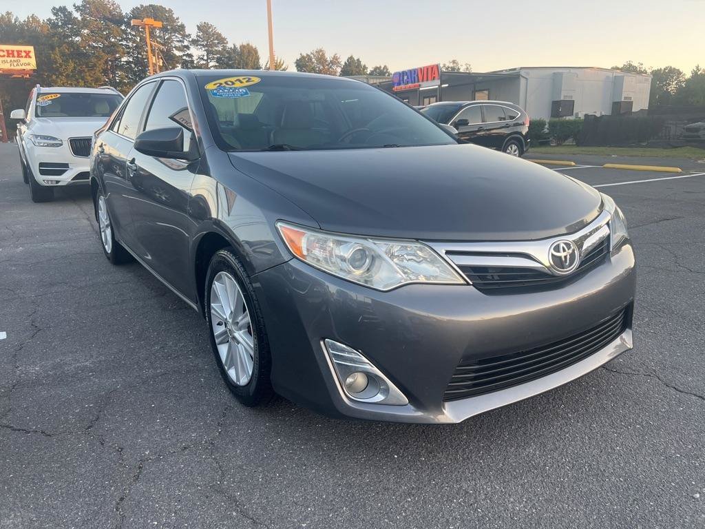 Used 2012 Toyota Camry XLE w/ Leather Pkg FWD image 3