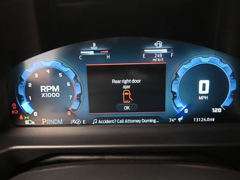 Used 2025 Ford Bronco Badlands image 10