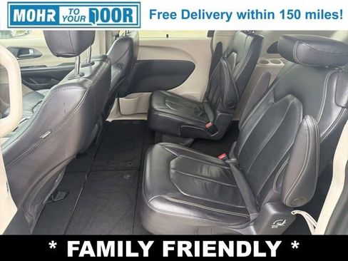 Used 2022 Chrysler Pacifica Touring-L FWD image 29