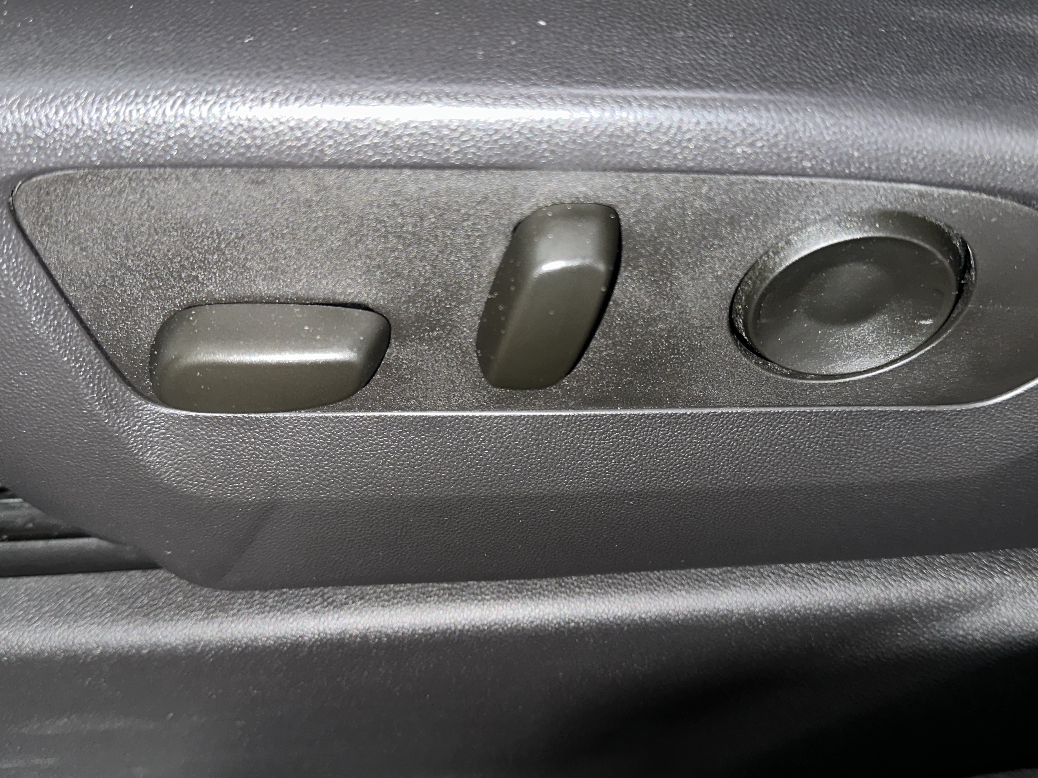 Used 2024 Chevrolet Silverado 1500 LT Trail Boss w/ LPO, Dark Essentials Package AWD/4WD image 20