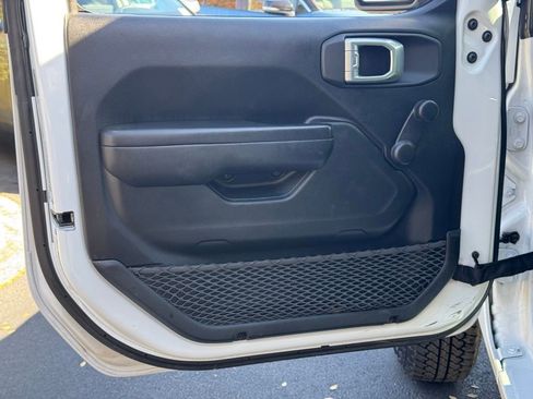 Used 2021 Jeep Wrangler Sport image 18