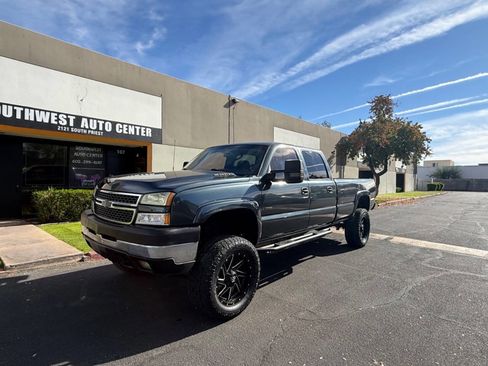 Used 2004 Chevrolet Silverado 2500 LS w/ Skid Plate Package image 2