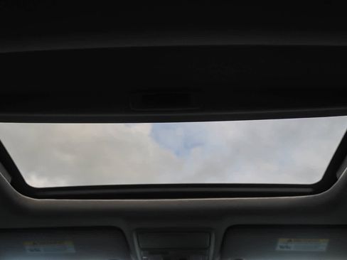 Used 2017 Honda Accord Touring image 14