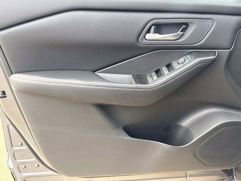 New 2026 Nissan Rogue SV FWD image 20