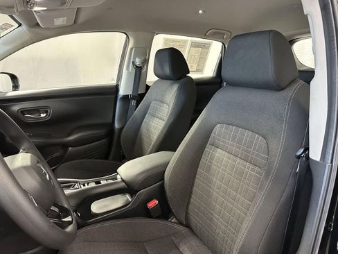 Used 2023 Honda HR-V LX image 11