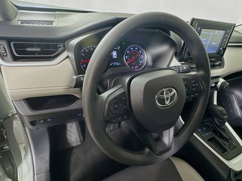 Used 2019 Toyota RAV4 XLE w/ Convenience Package image 10