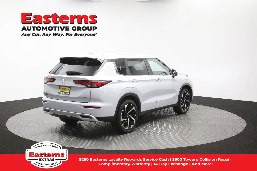 Used 2024 Mitsubishi Outlander SE AWD/4WD image 43