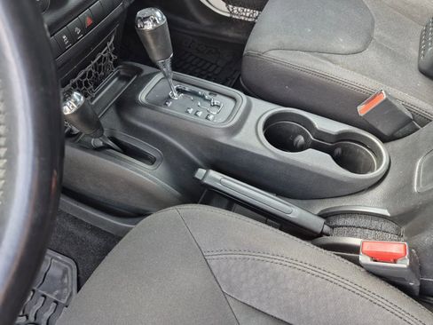 Used 2015 Jeep Wrangler Unlimited Sport w/ Quick Order Package 24S AWD/4WD image 16