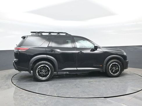Used 2025 Nissan Pathfinder Rock Creek AWD/4WD image 3
