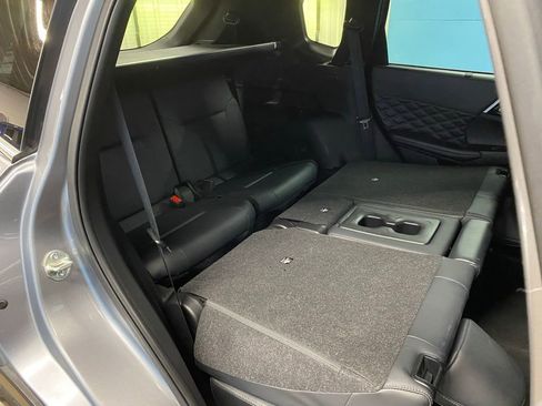 Used 2023 Mitsubishi Outlander SEL image 48