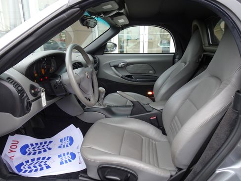 Used 2003 Porsche Boxster image 9