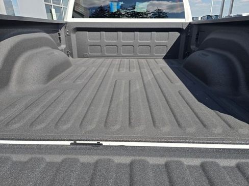 Used 2025 RAM 2500 Big Horn AWD/4WD image 7