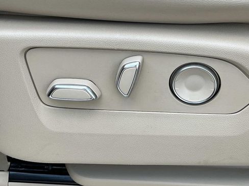 Certified 2024 Cadillac Escalade ESV Premium Luxury image 28