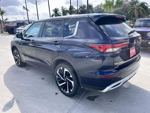 Used 2024 Mitsubishi Outlander SE Black Edition image 6