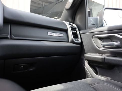 Used 2023 RAM 1500 Big Horn AWD/4WD image 40