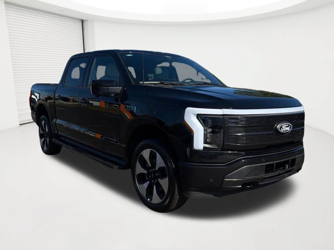 Used 2024 Ford F150 Lightning Platinum AWD/4WD image 3