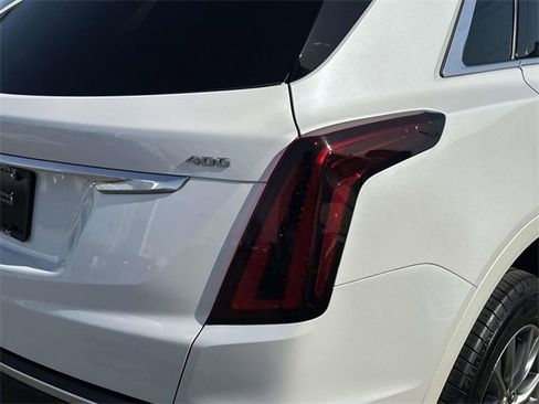 Certified 2022 Cadillac XT5 Premium Luxury image 6