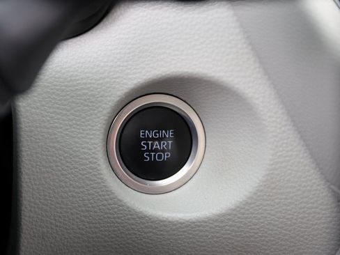 Used 2022 Toyota Corolla Cross LE image 26