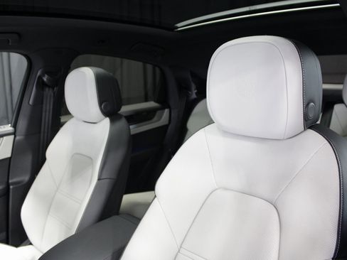 New 2026 Porsche Cayenne S image 5