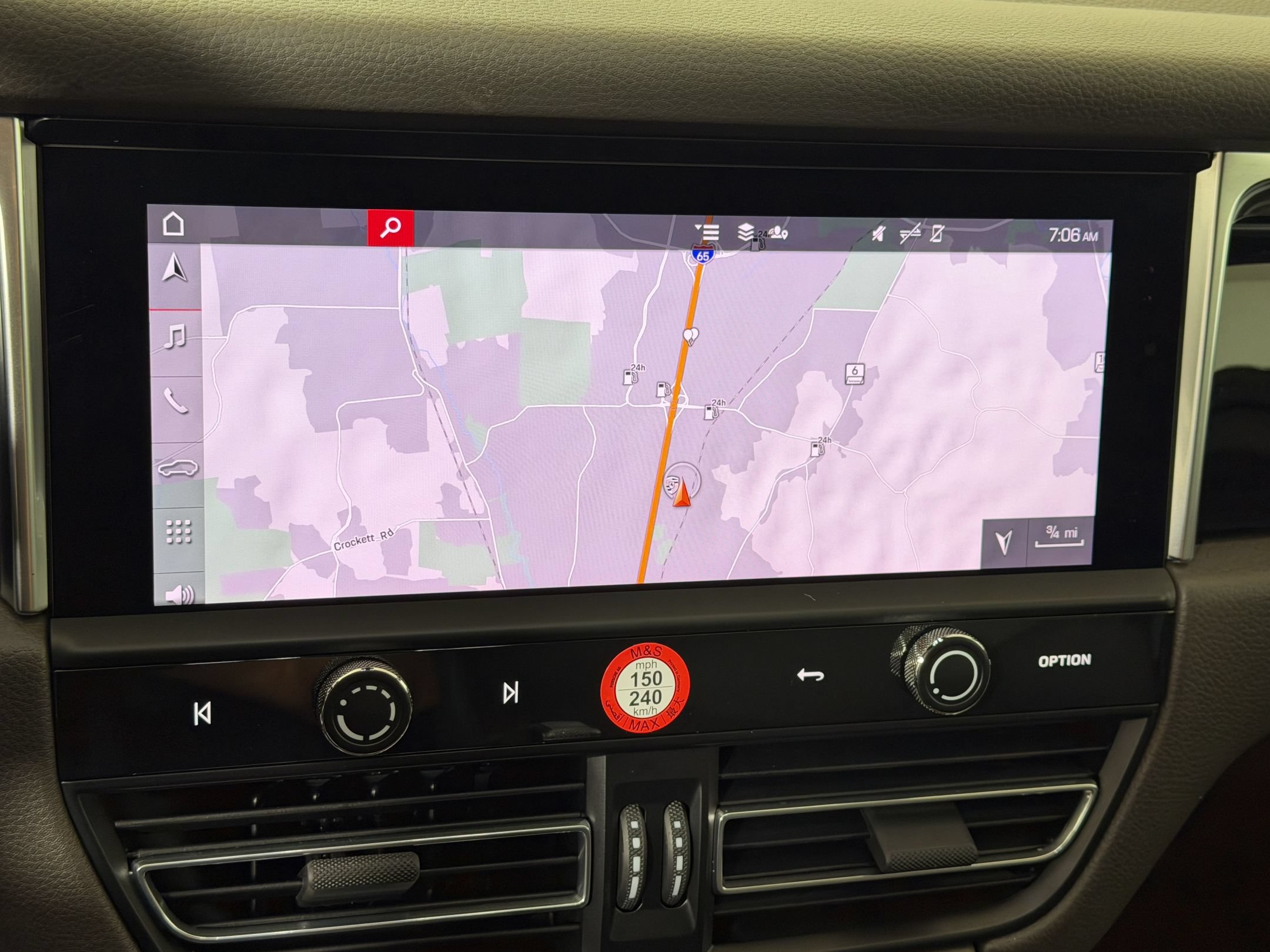 Certified 2024 Porsche Macan S AWD/4WD image 21
