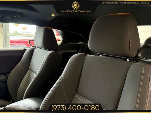 Used 2020 Dodge Challenger SXT image 10