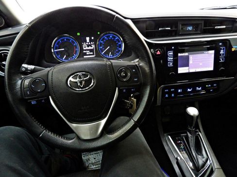 Used 2018 Toyota Corolla SE image 17