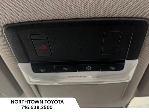 Used 2025 Nissan Rogue SV AWD/4WD image 25
