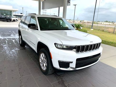 Used 2022 Jeep Grand Cherokee L Limited image 3