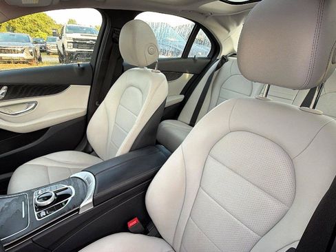 Used 2017 Mercedes-Benz C 300 Sedan image 4