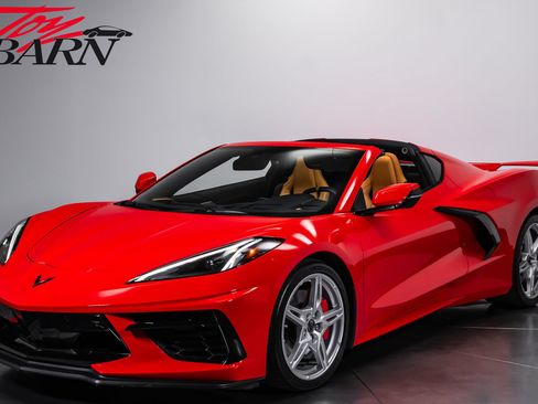 Used 2022 Chevrolet Corvette Stingray Preferred Cpe w/ Z51 Performance Package RWD image 1
