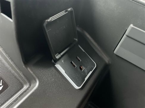 Used 2025 GMC Sierra 2500 AT4 w/ AT4 Premium Plus Package image 22