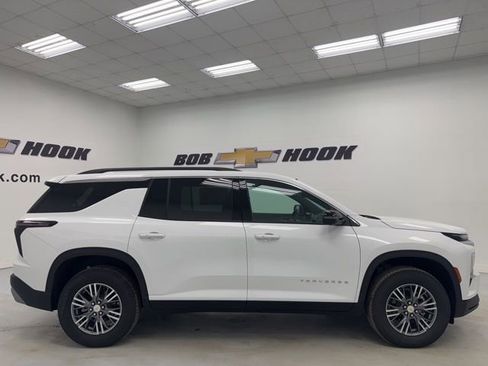 New 2026 Chevrolet Traverse LT w/ Driver Confidence Package image 4