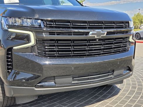 Used 2023 Chevrolet Suburban RST w/ Luxury Package AWD/4WD image 9