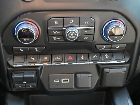 Used 2020 Chevrolet Silverado 1500 RST image 29