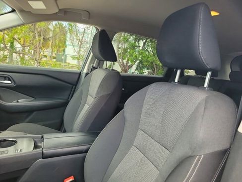 Certified 2025 Nissan Rogue SV FWD image 20