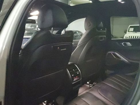 Used 2022 BMW X6 xDrive40i w/ M Sport Package image 18